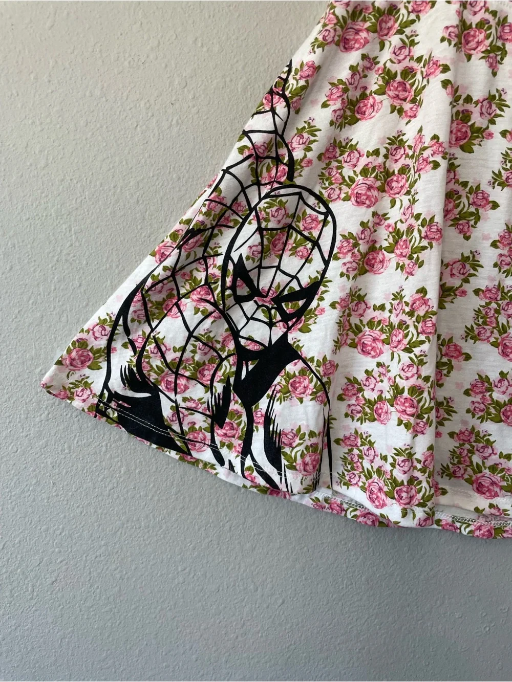 Marvel Spider-Man Floral Rose Skater Skirt Women’s XL Pink White